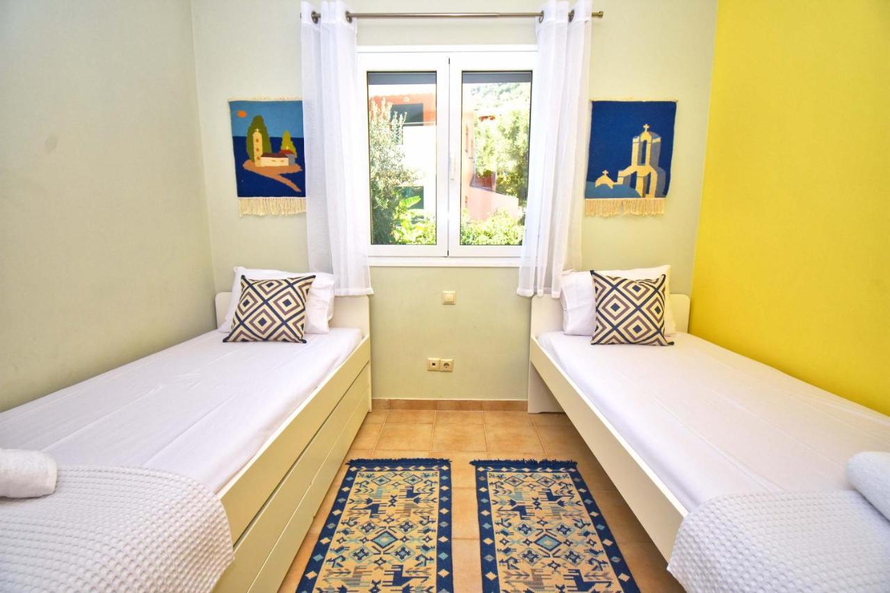 Pebbles And Sea At Barbati With Shared Pool Apartment Ngoại thất bức ảnh